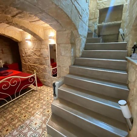 Malta'S Naughtiest Cabaret Apartment Il-Furjana Ngoại thất bức ảnh