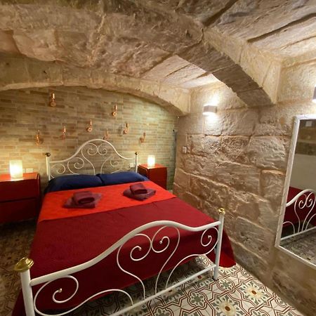 Malta'S Naughtiest Cabaret Apartment Il-Furjana Ngoại thất bức ảnh